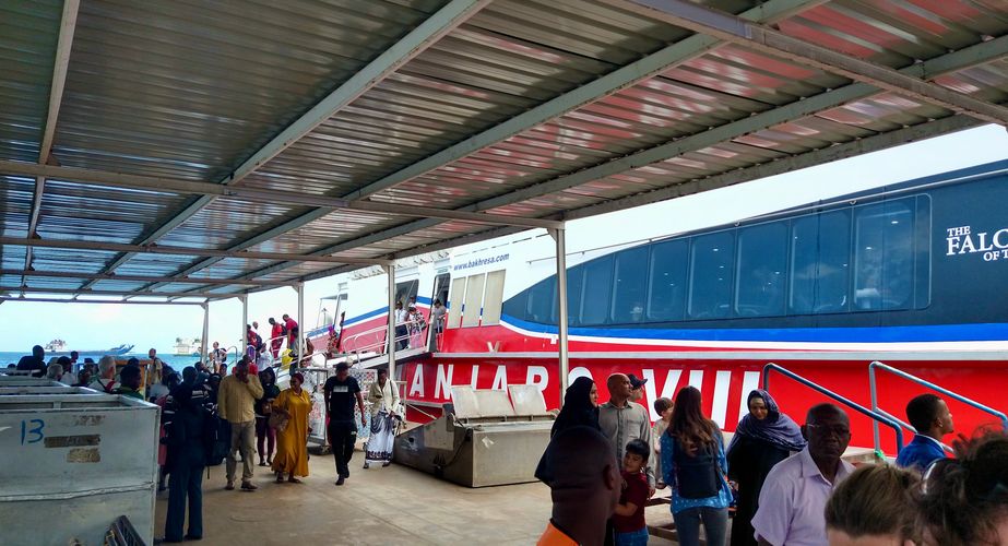 De ferry overtocht naar Zanzibar
